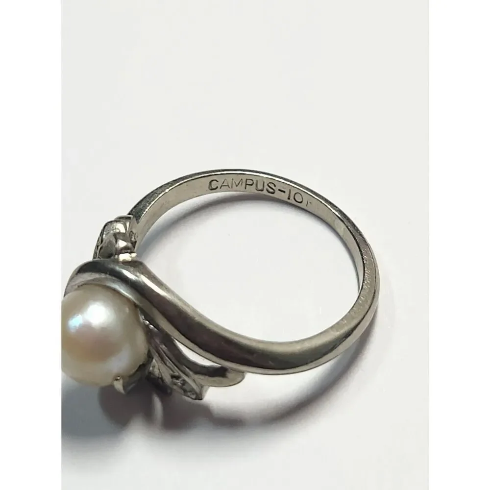 Vintage 10K White Gold Ring By Campus Pearl Center And Diamond Accents Size 4.75
